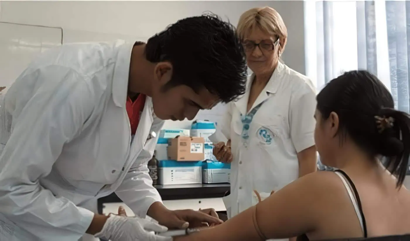 Manejo paciente con Dengue