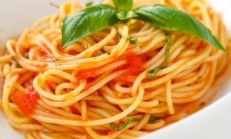 Espaguetis con Salsa de Tomate-recetas