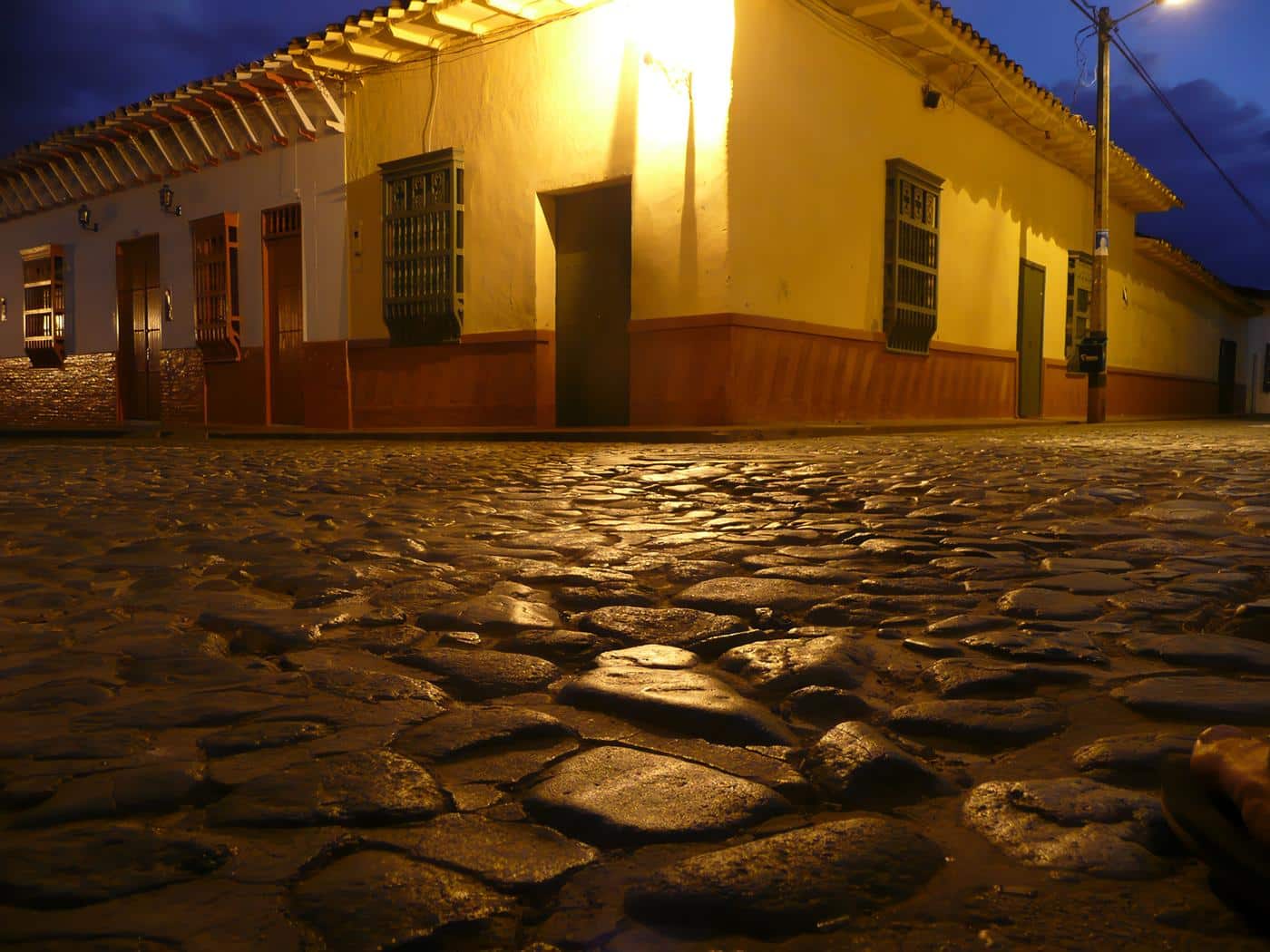 Santa Fe de Antioquia de noche