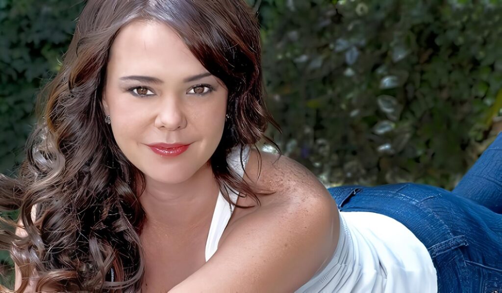 Natasha Klauss, más allá de sus Personajes