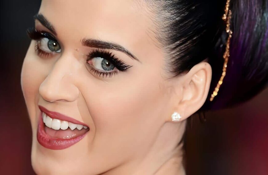 Katy Perry Besaría a varias famosas