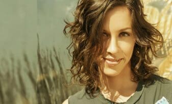 Alanis Morissette cantante y noticias