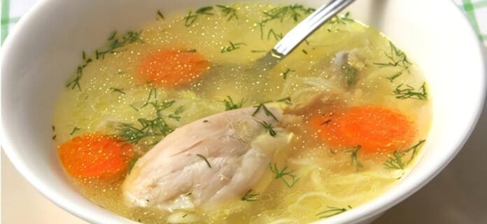 Sopa de Pollo podría Reducir la Presión Arterial