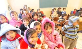 Los niños se mantienen más delgados durante el Año Escolar