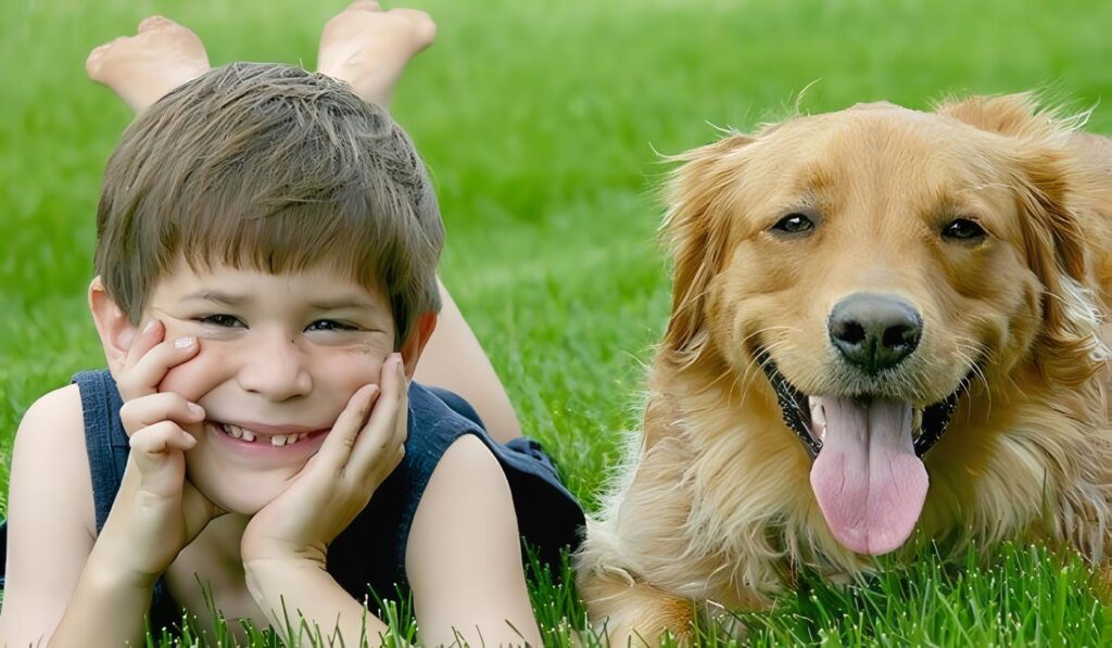 Niños y mascota en casa