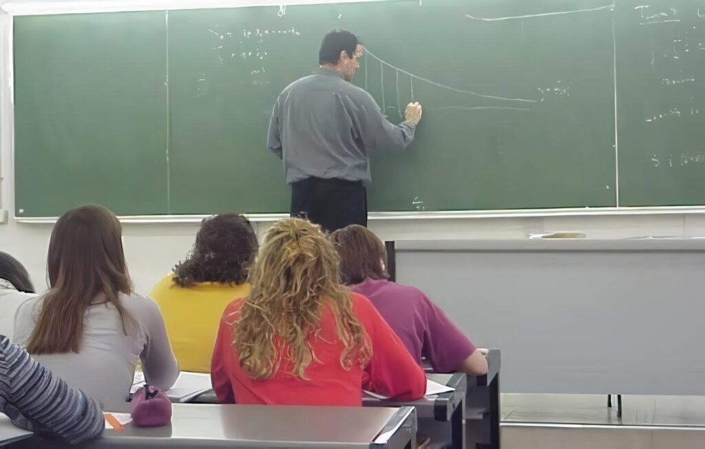Educación Tradicionalista