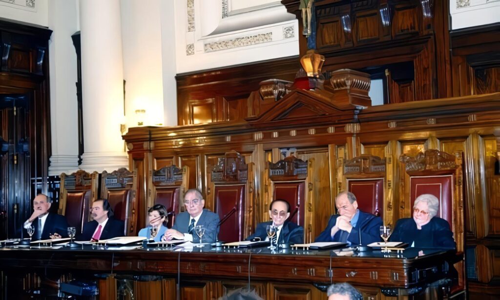 Consideraciones y fundamentos de la corte