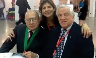 Sonia Echeverri con José Félix Patiño Restrepo y Stanley J. Dudrick