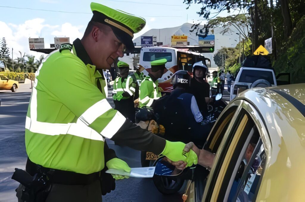 Policía y medidas correctivas