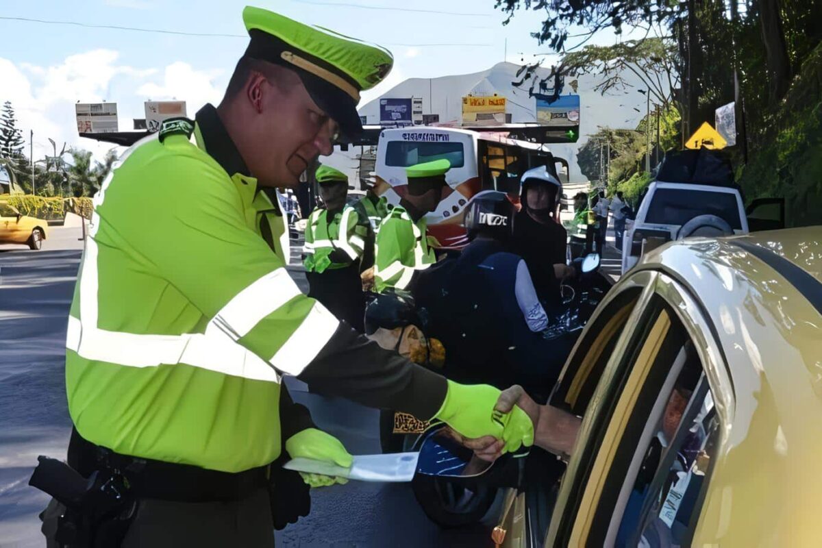 Policía y medidas correctivas