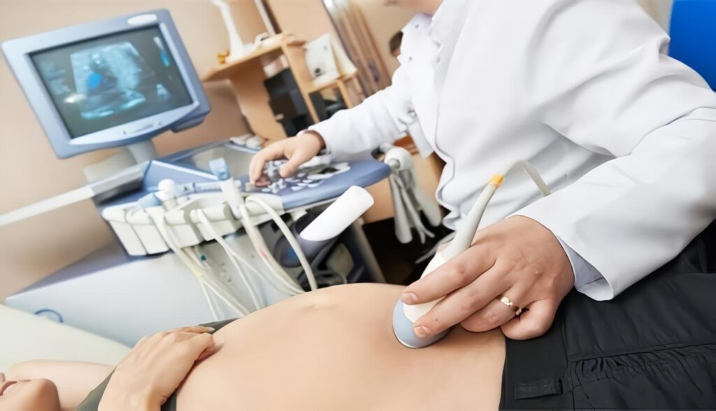 ¿Cual es La Frecuencia indicada para El Examen Pélvico Obstétrico durante El Trabajo de Parto?