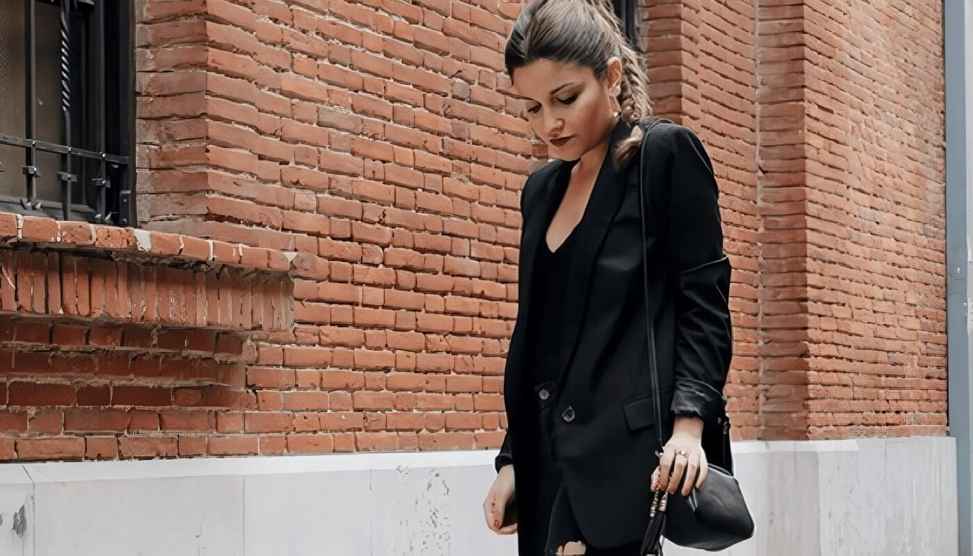 Consejos para Vestirse de Negro y Verse a la Moda