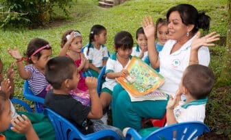 Reconocimiento a las Madres Comunitarias en Colombia