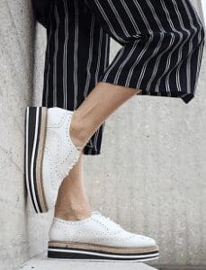 Deportivas blancas los zapatos más cómodos