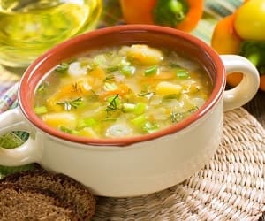Sopa de verduras receta de cocina fácil y popular