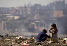 Cómo abordar el problema de la pobreza