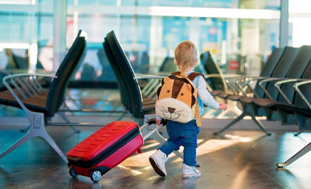 De los Permisos para Salir del País del Menor