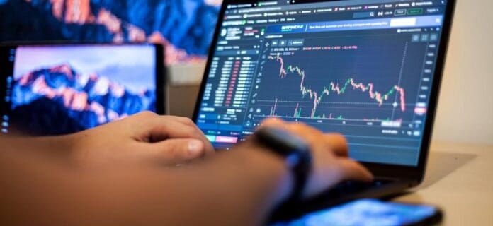 Diferencias entre el trading algorítmico y el trading manual: todo lo que necesitas saber