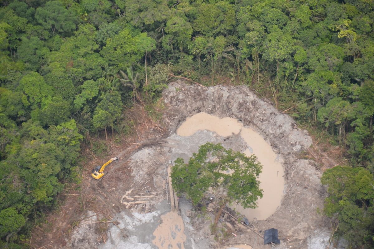 explotación del oro afecta al medio ambiente en Colombia