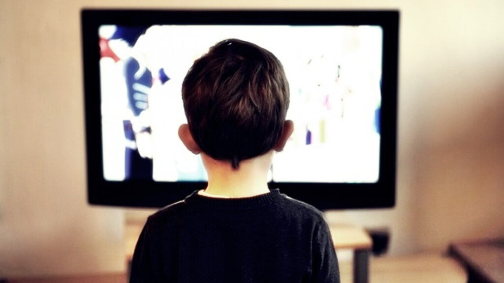 Influencia de los medios de comunicación en la salud emocional de los niños