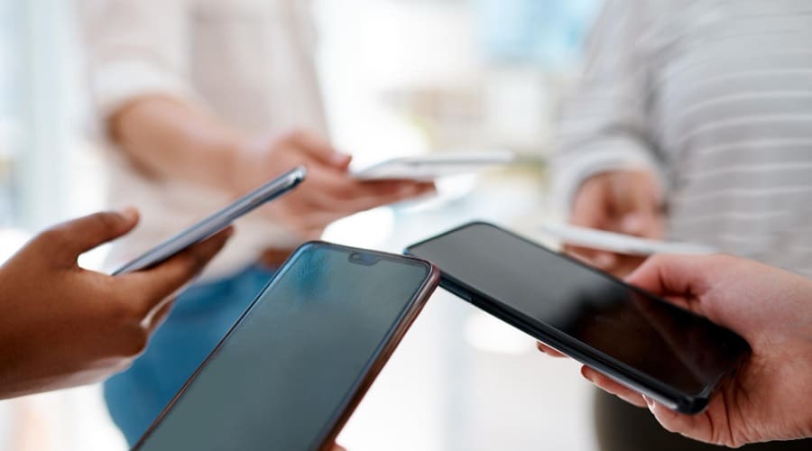 análisis Samsung Galaxy S22 vs Sony Xperia 5 IV