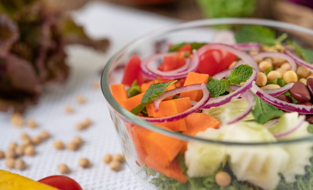 Ensaladas energéticas: combinaciones ricas en nutrientes para personas activas
