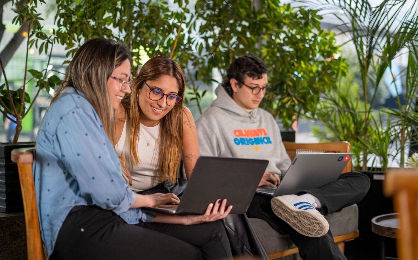 Trabajo híbrido en Colombia y espacios coworking