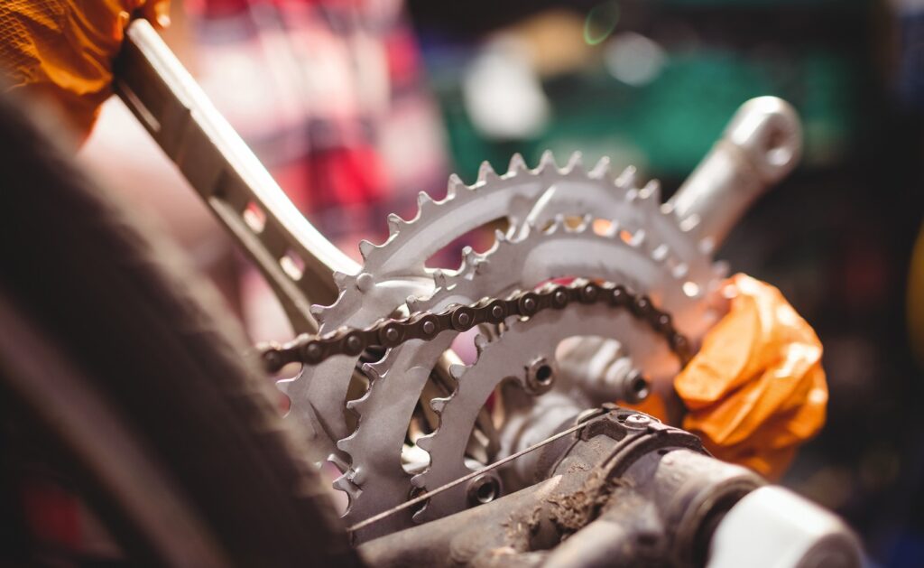 Guía básica de mantenimiento para la transmisión final de motocicletas de cadena