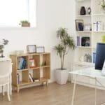 Estantes en habitaciones