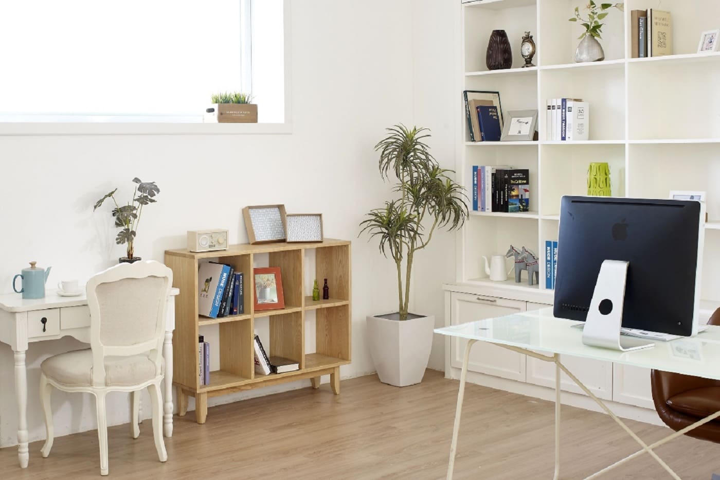 Estantes en habitaciones